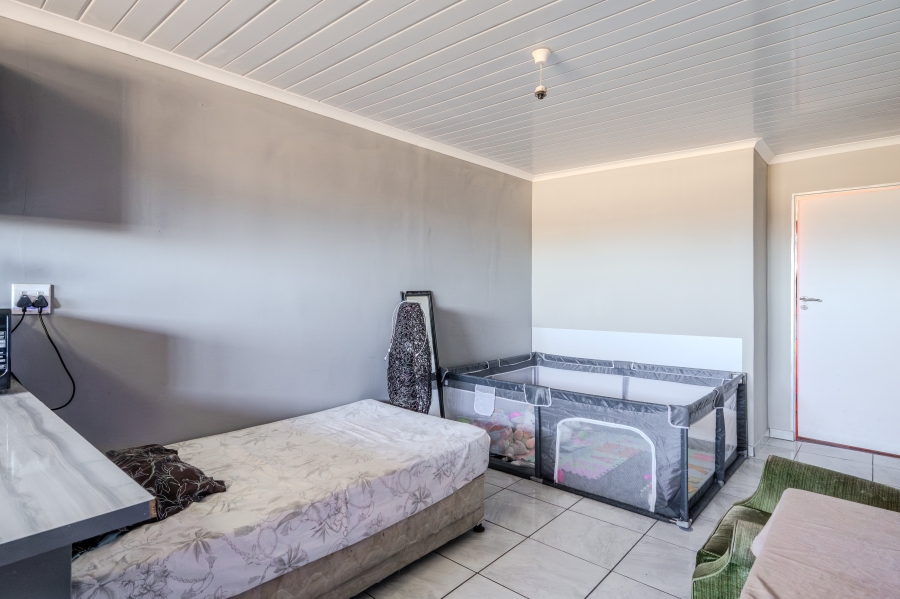 5 Bedroom Property for Sale in Ottery Western Cape